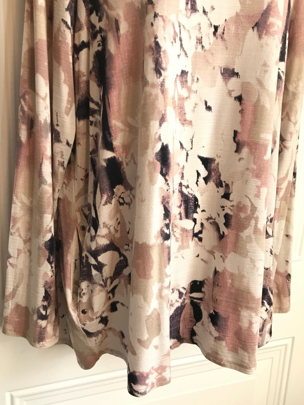 🔴 4/$15 Dana Buchman Women’s XL Blush & Cream Floral V-Neck LS Tunic Top in EUC - Picture 10 of 16